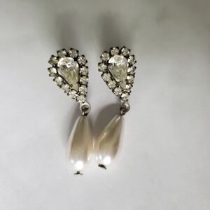 Classic Silver and Cream Teardrop Earrings